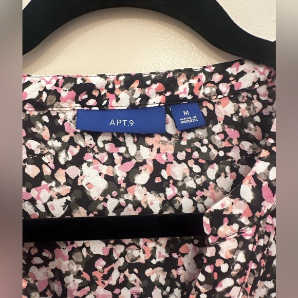 Floral Sleeveless Women's Top - Picture 4 of 5